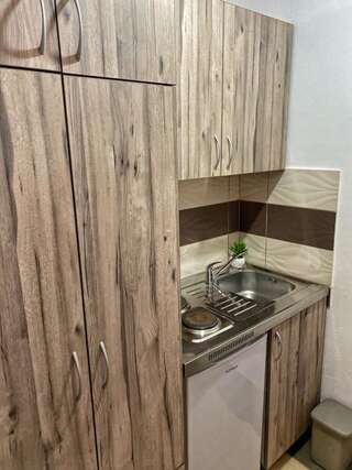 Проживание в семье MD APARTMENTS Улцинь Стандартный трехместный номер-студио-4